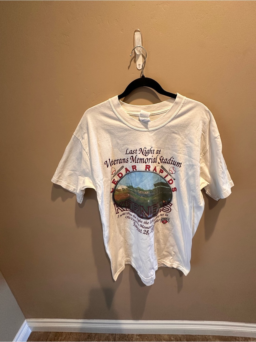 Vintage 2001 Cedar Rapids Kernels Baseball Veterans Memorial Stadium Shirt L
